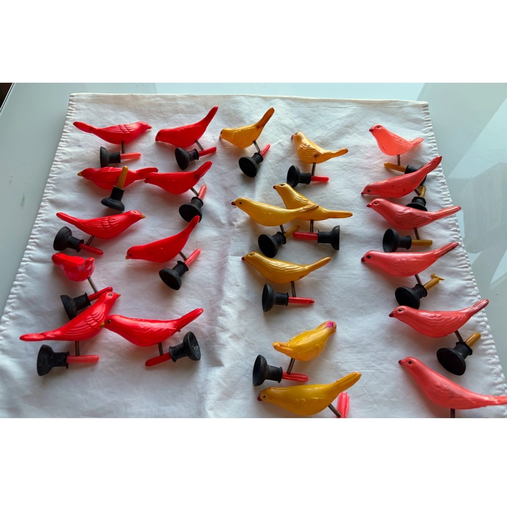 Rare Vintage Occupied Japan Plastic Balancing Birds Lot – 24-Piece Gravity Toys
